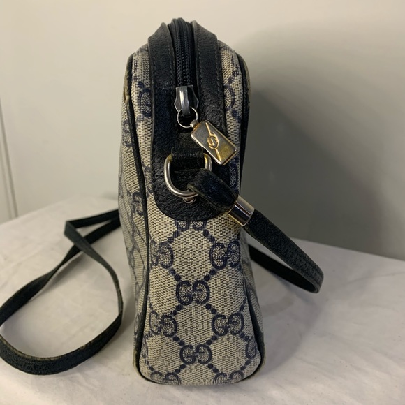 Vintage Gucci crossbody bag. - Picture 3 of 8